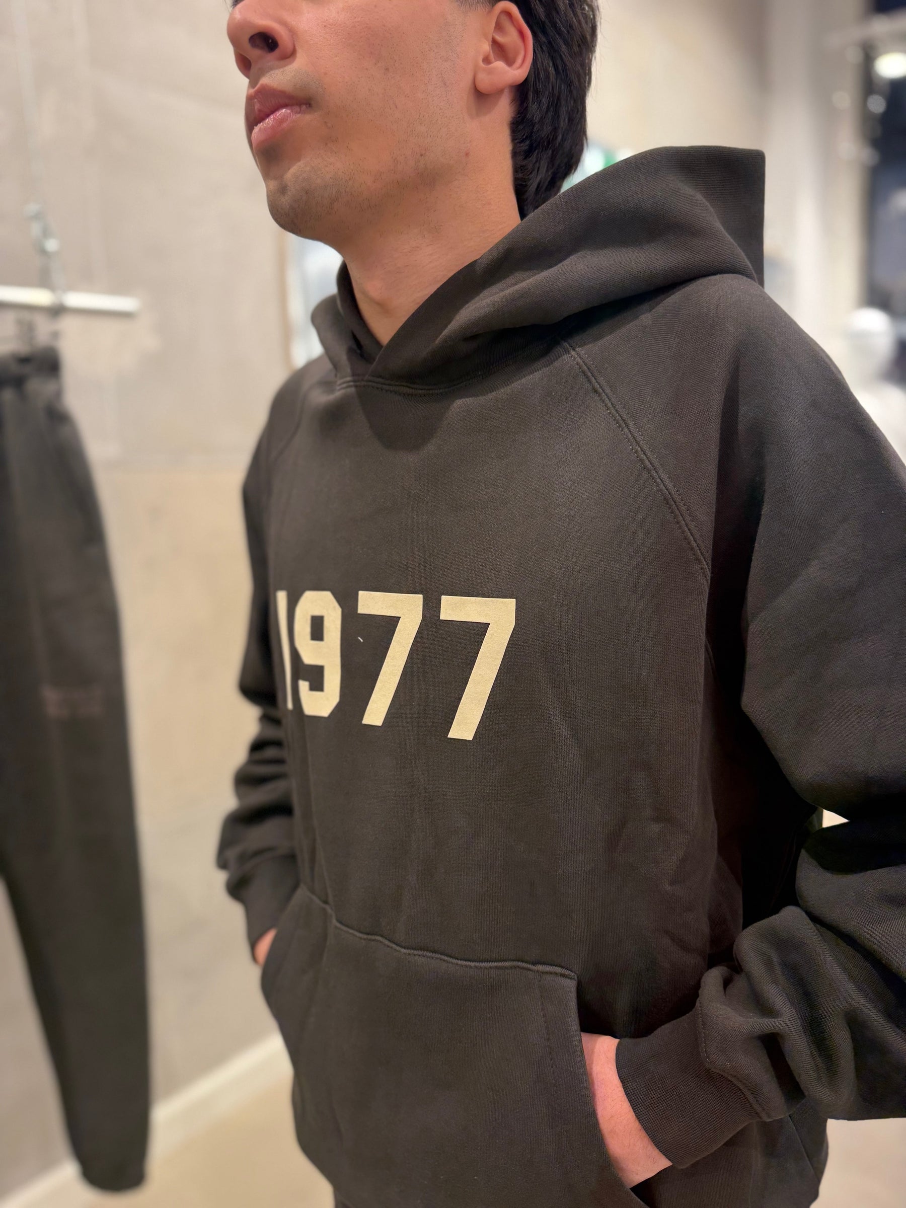 1977 IRON JOGGER SET ESSENTIALS